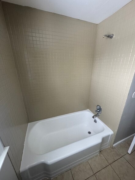 Building Photo - 25265 Coolidge Hwy