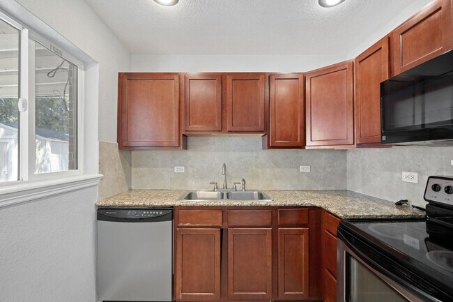 Building Photo - 3021 Olive St