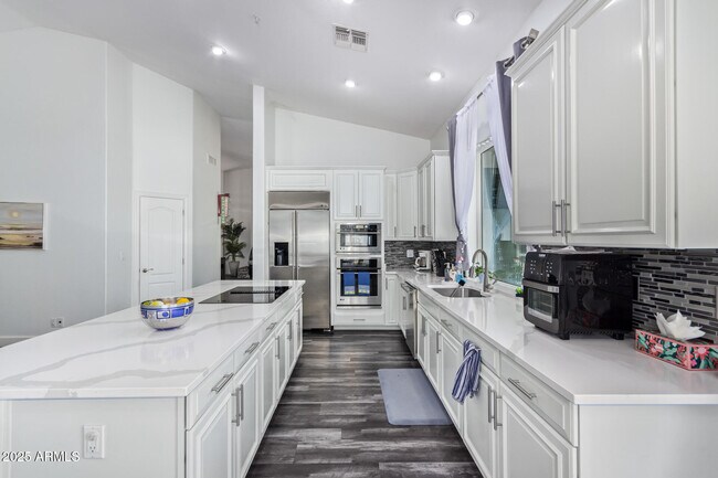 Building Photo - 10230 E Cochise Dr