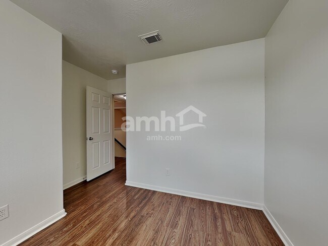 Building Photo - 10926 Windfern Lakes St