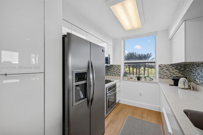 Building Photo - 19501 W Country Club Dr