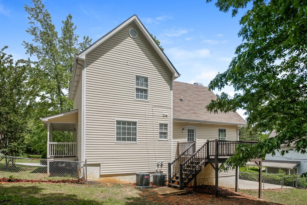 Building Photo - 565 Bridge Grove