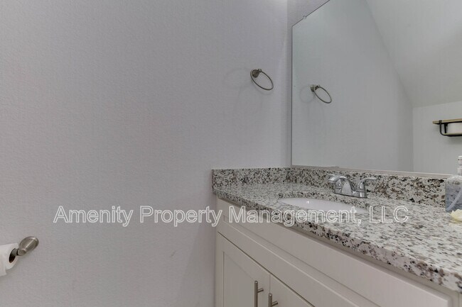 Building Photo - 614 Rolfe St