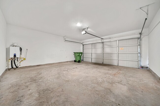 Building Photo - 25625 Rose Creek Dr