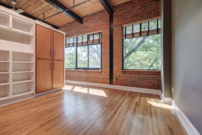 Building Photo - 310 Arlington Ave