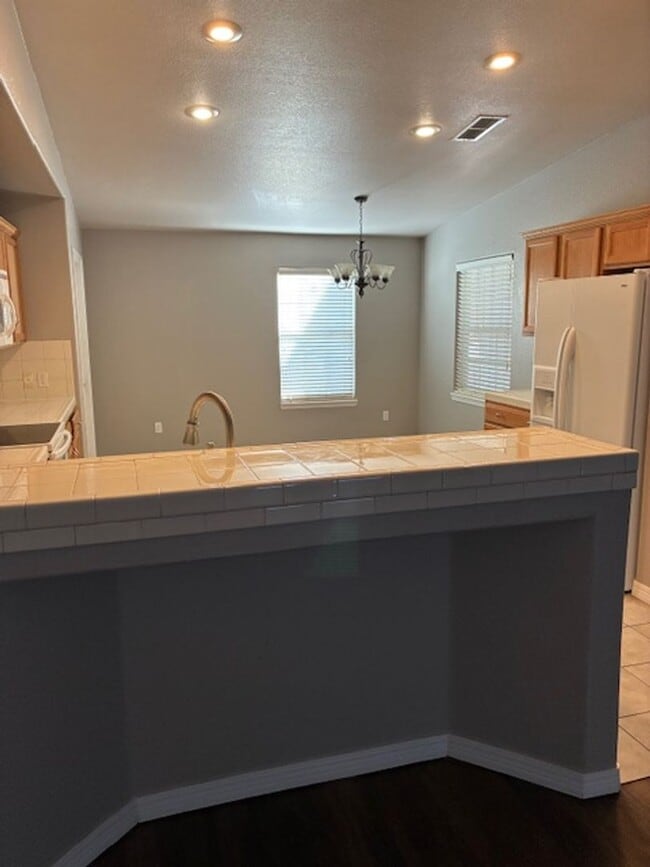 Building Photo - 2104 Hali Ln