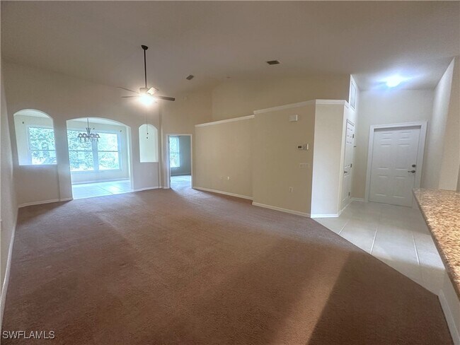 Building Photo - 1320 Charleston Square Dr