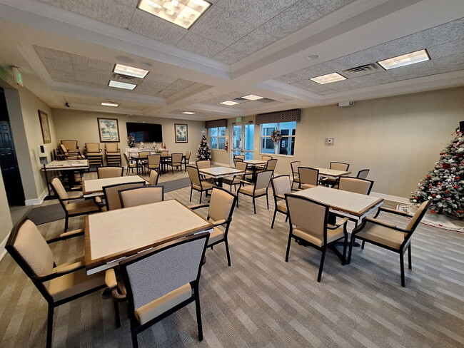 Building Photo - Beautifully upgraded Ground Floor condo with lake view