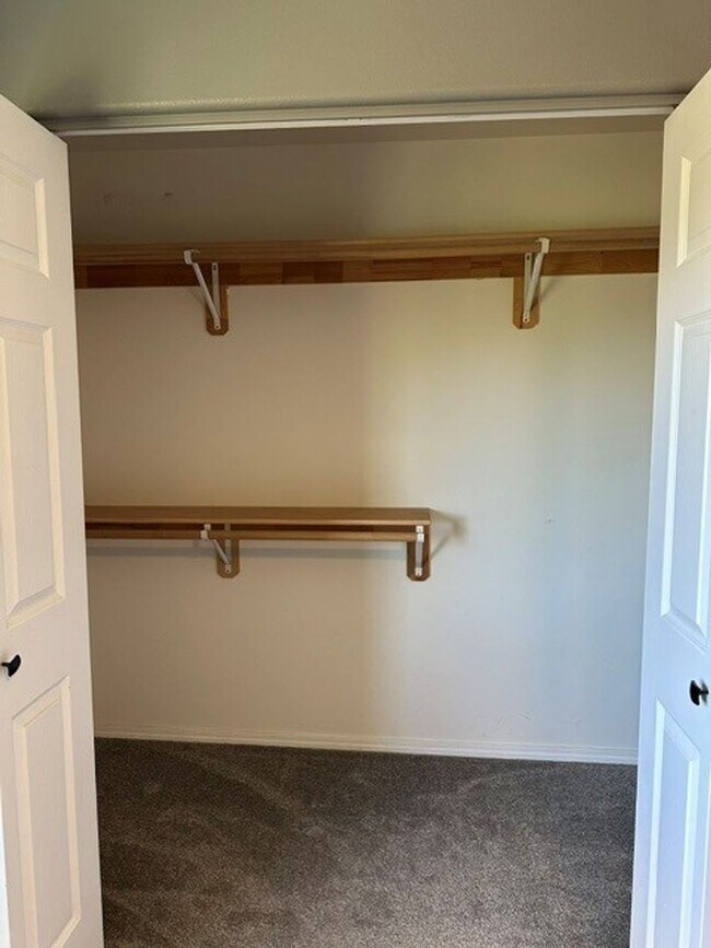 Building Photo - 3Bed, 2Bath Single Family Home in Beautiful Eagle River!!