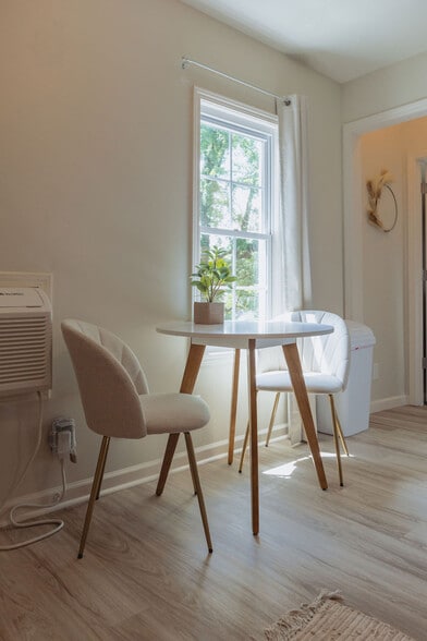 Building Photo - 308 Lamont St