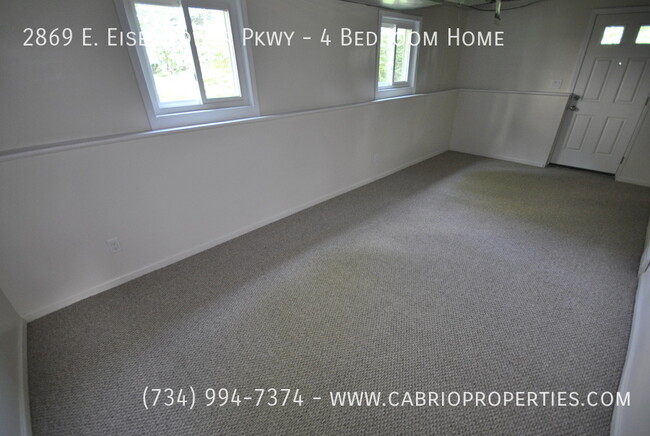 Building Photo - 2869 E Eisenhower Pkwy