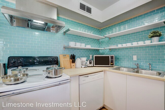 Building Photo - 2 br, 2.5 bath House - 1403 Rexford Place