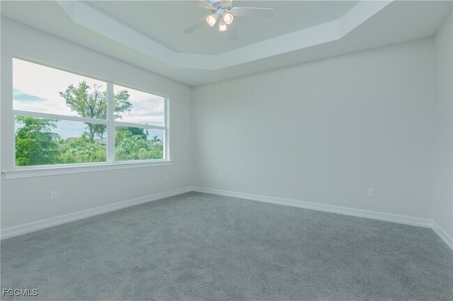 Building Photo - 374 Spg Hl Lk Lp