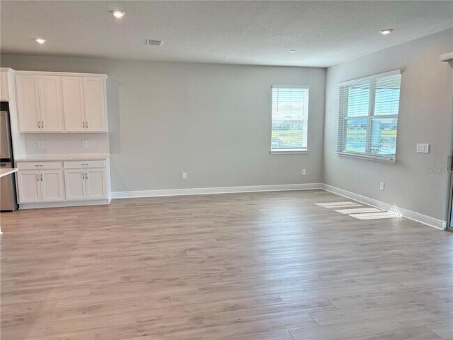 Building Photo - 5217 124th Ave E