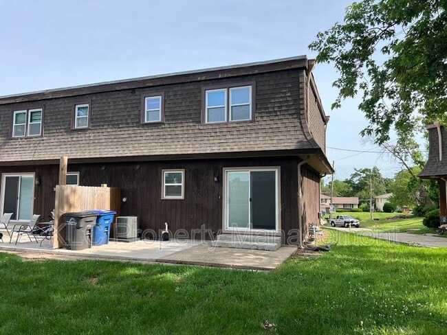 Building Photo - 6642 Holcomb Cir