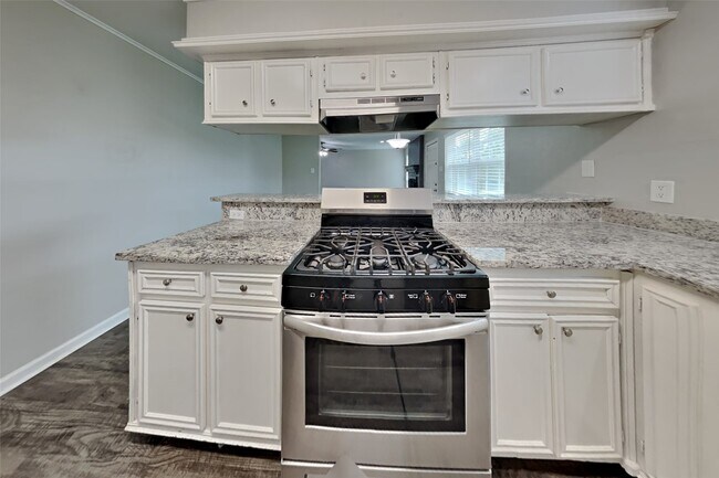 Building Photo - 29107 Sedgefield St