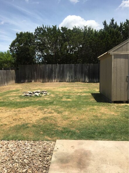 Building Photo - 1096 Squire Dr