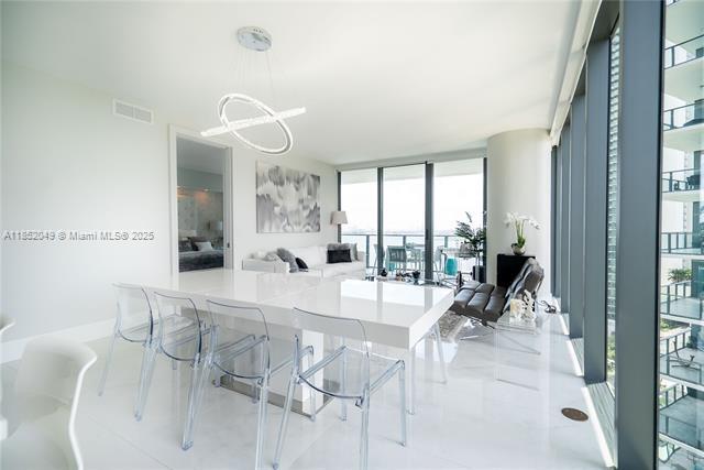 Building Photo - 650 NE 32nd St