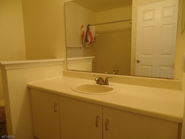 Building Photo - 57 Waugh Ct