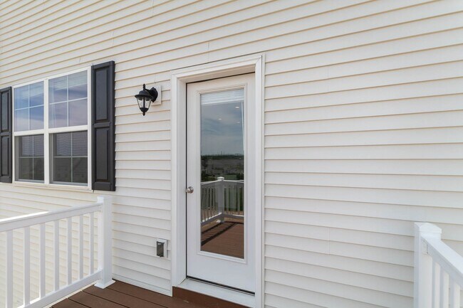 Building Photo - 1829 Shady Ln