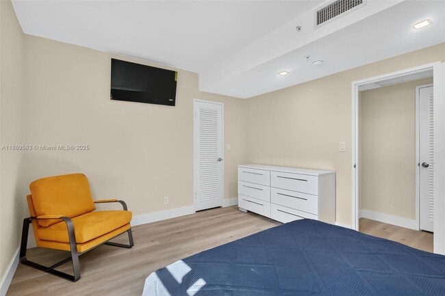 Building Photo - 3001 S Ocean Dr