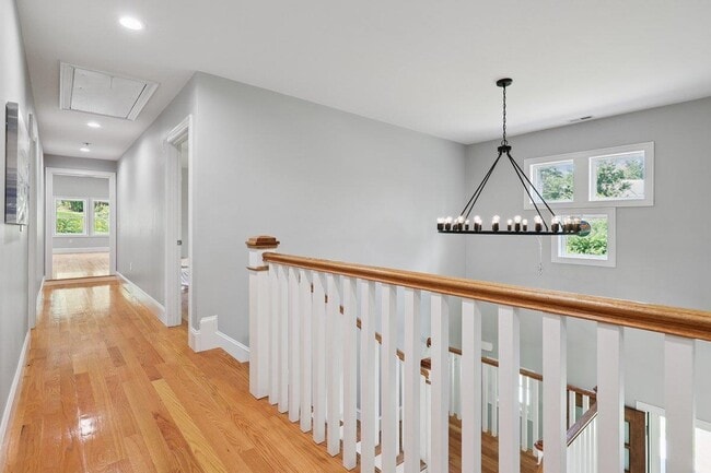 Building Photo - 22 Austin Ln