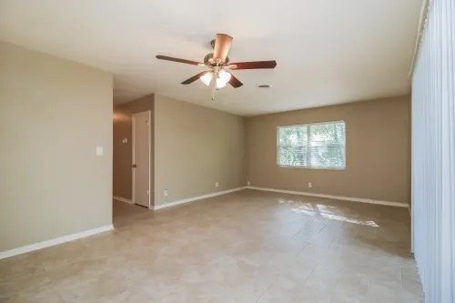 Building Photo - 625 Holland Ave