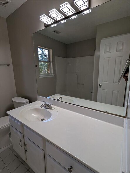 Building Photo - 45 Honeysuckle Ct