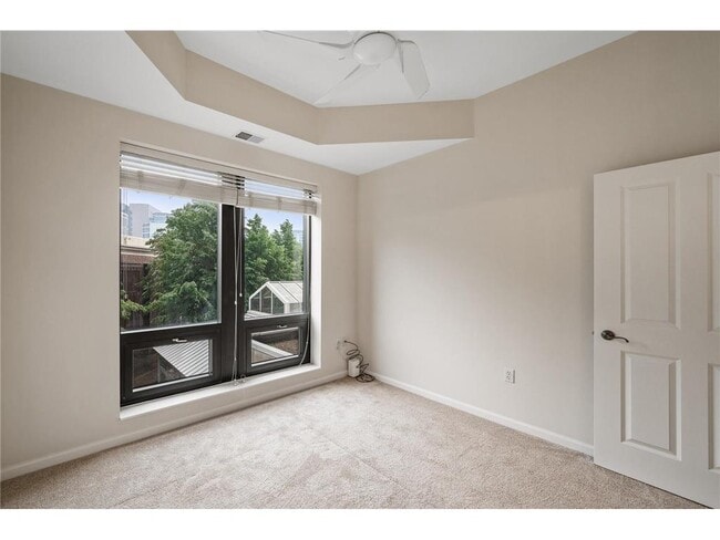 Building Photo - 500 500 E Grant St