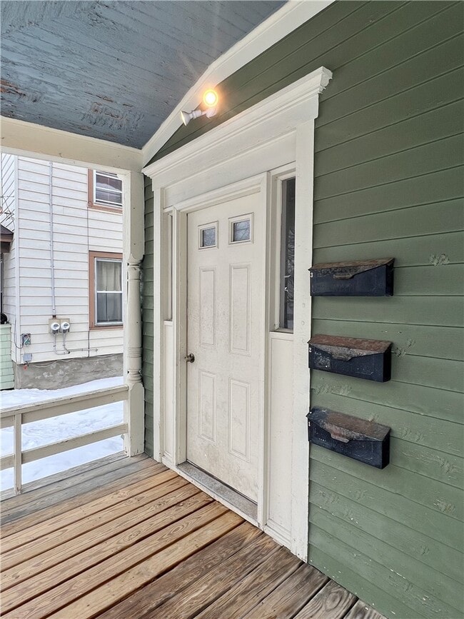 Building Photo - 105 Spruce St