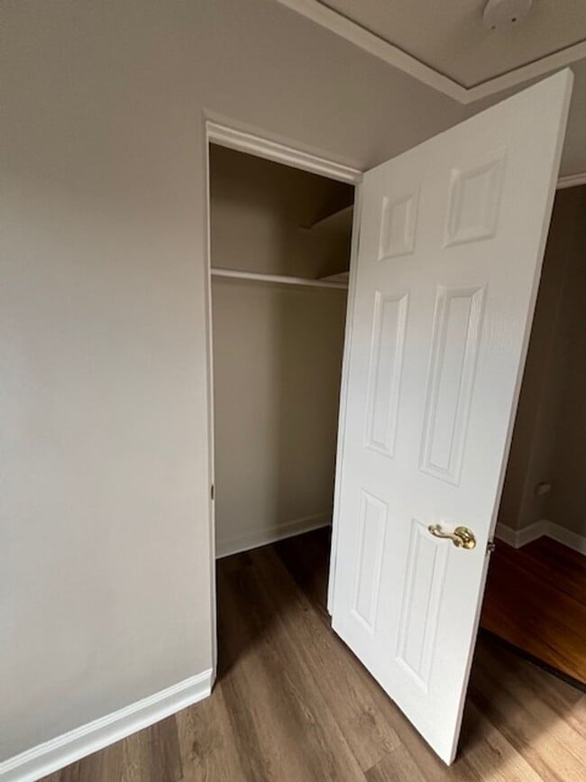 Building Photo - 4 Bedroom 2 Bath House by Frontier Park