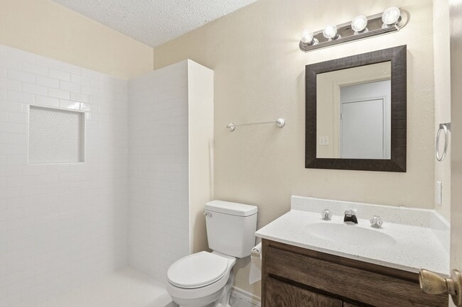 Building Photo - Great in Grapevine