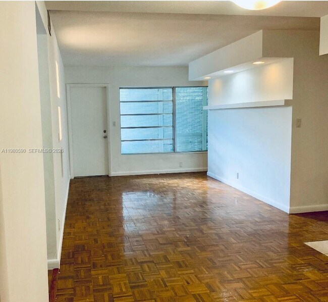 Building Photo - 16701 NE 14th Ave