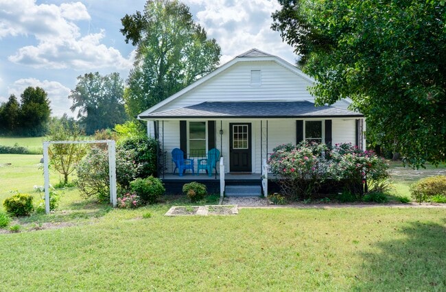Building Photo - 320 Brown Rd