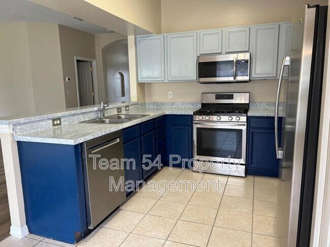 Building Photo - 30534 Tremont Dr