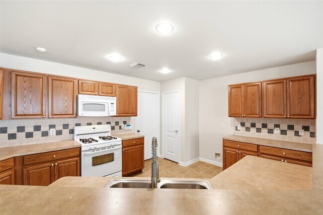 Building Photo - 526 Remington Lodge Ct