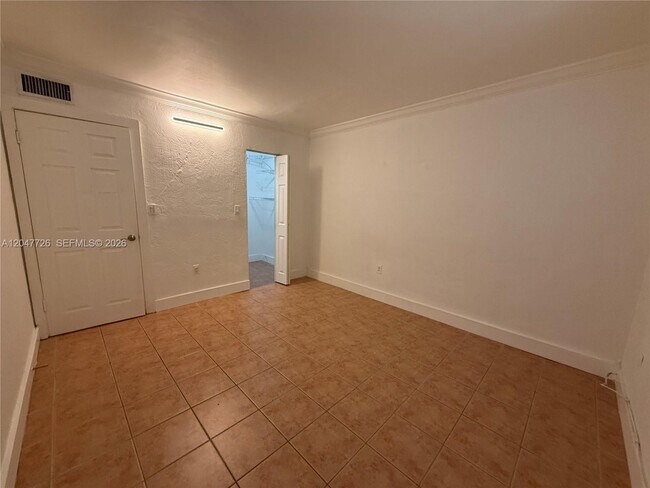 Building Photo - 8607 SW 68th Ct