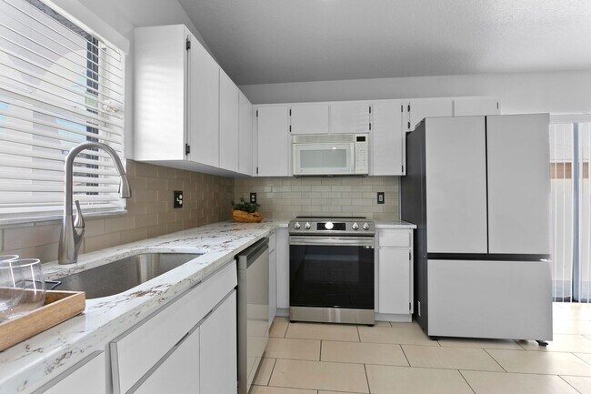 Building Photo - Ditch the Dorm – This Is How Tampa Lives