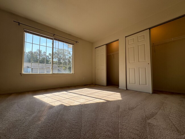 Building Photo - Spacious 3-Bedroom Duplex Located within C...