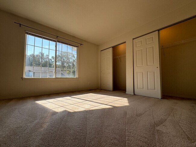 Building Photo - Spacious 3-Bedroom Duplex Located within Close Proximity to Fort Leonard Wood!