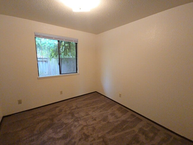 Building Photo - 3-Bedroom Arcata home located close to Cal...