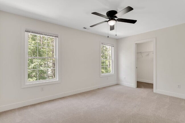 Building Photo - Beautiful Rental in The Highlands – Spacio...