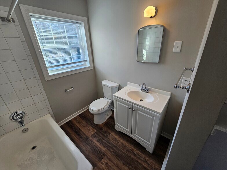 Building Photo - 105 Indiana Ln