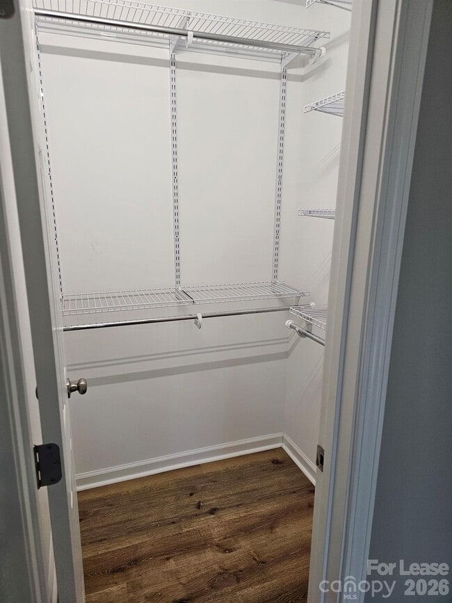 Building Photo - 179 Glen-Gar Dr