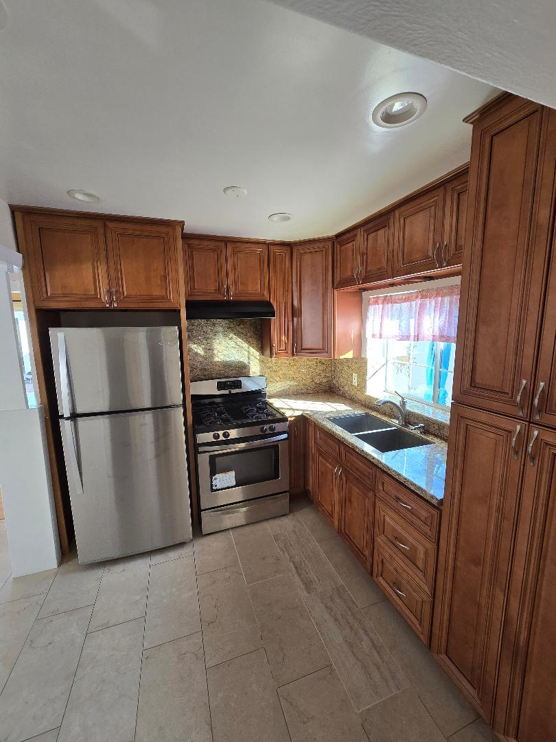 Building Photo - 12923 Rubens Ave