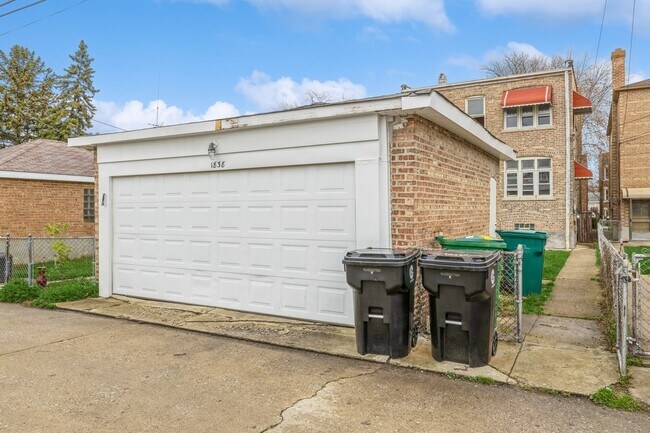 Building Photo - 1838 Kenilworth Ave