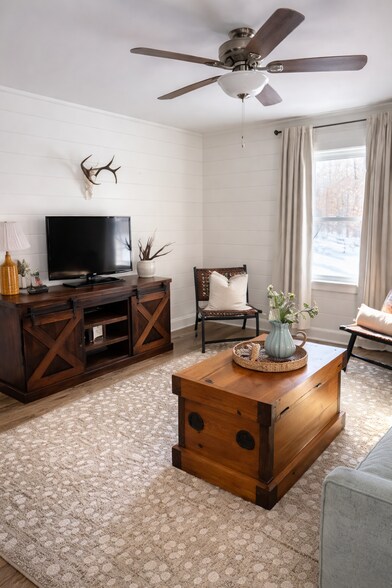 Building Photo - 10714 Gull Point Rd