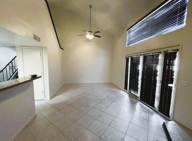 Building Photo - 2045 S 14th Ave