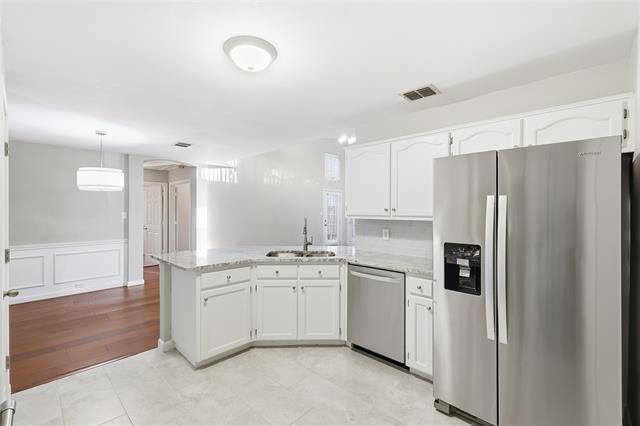 Building Photo - 2097 Amherst Dr