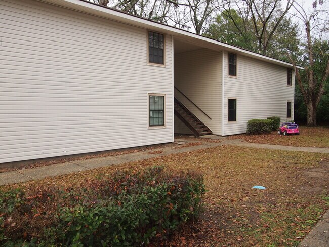 Building Photo - 807 E Cottonwood Rd